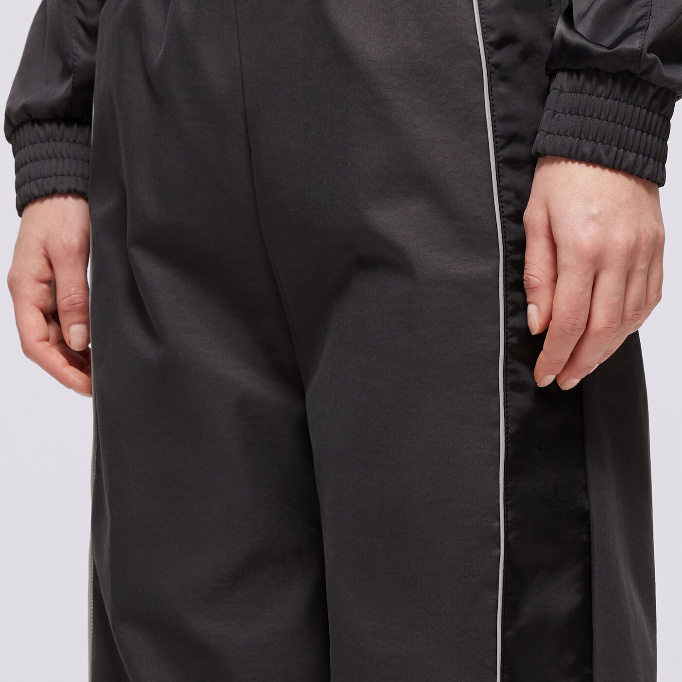 Дамски панталони NIKE ПАНТАЛОНИ W NSW WVN PNT SW hq3751-010 цвят черен