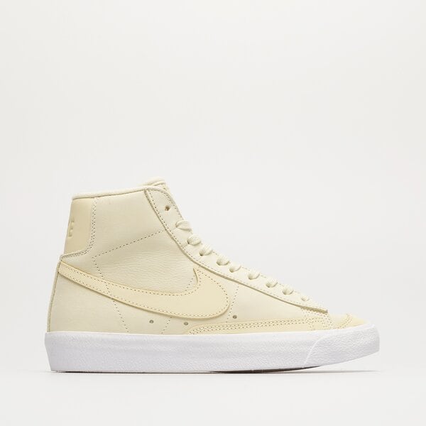 Дамски маратонки NIKE BLAZER MID '77 LX dq7572-700 цвят жълт