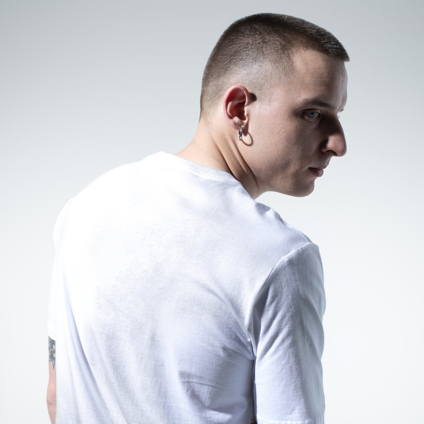 Мъжка тениска CONVERSE ТЕНИСКА CENTER FRONT LOGO TEE 10018235-a02 цвят бял