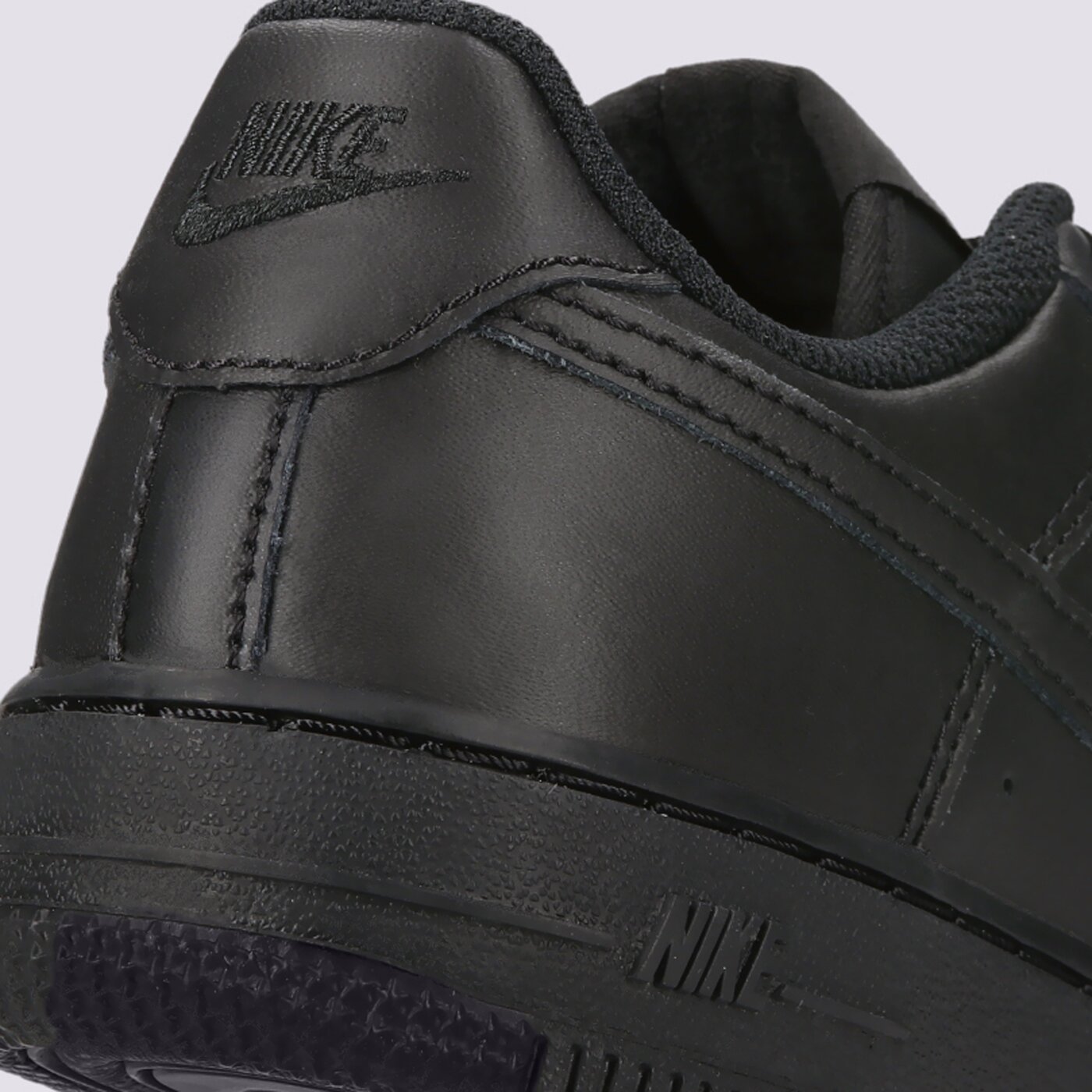 Детски маратонки NIKE AIR FORCE 1 LE dh2925-001 цвят черен