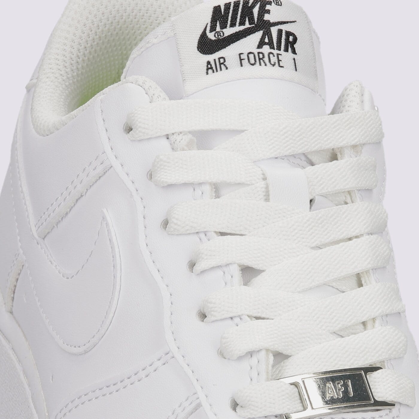 Дамски маратонки NIKE AIR FORCE 1 '07 NEXT NATURE dc9486-101 цвят бял