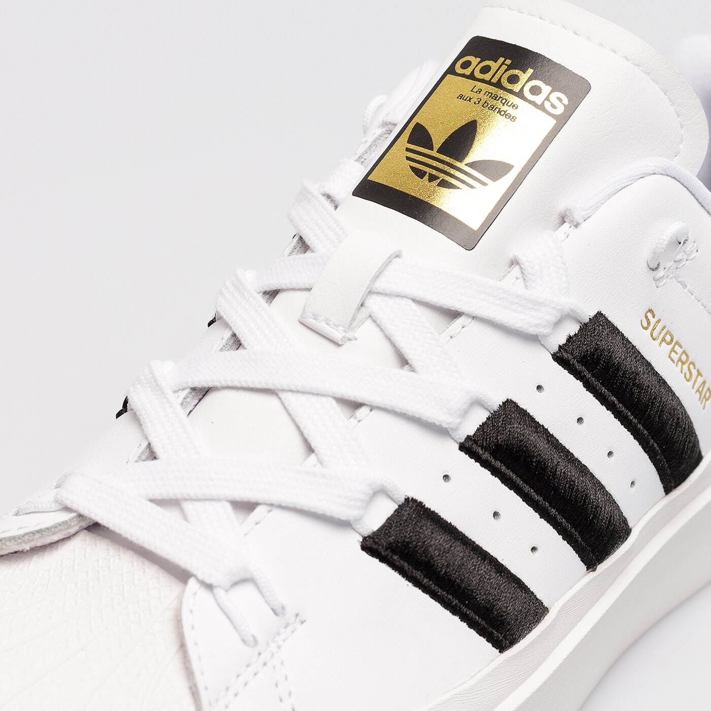 Дамски маратонки ADIDAS SUPERSTAR BONEGA W gx1840 цвят бял