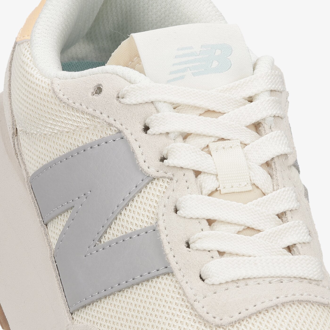 Дамски маратонки NEW BALANCE 237  ws237hn1 цвят бял