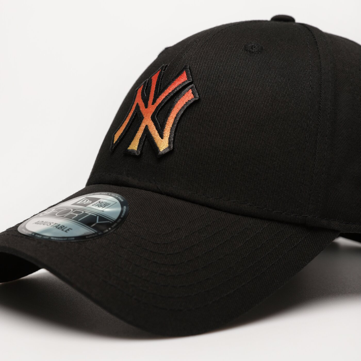 Мъжка шапка с козирка NEW ERA ШАПКА GRADIENT INFILL 940 NYY NEW YORK YANKEES 60358096 цвят черен