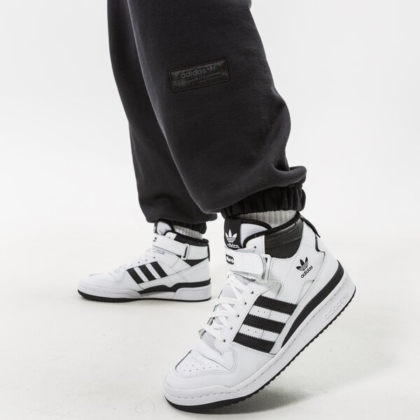 Мъжки панталони ADIDAS ПАНТАЛОНИ TREFOIL LINEAR LABEL SWEATPANT hm4826 цвят черен
