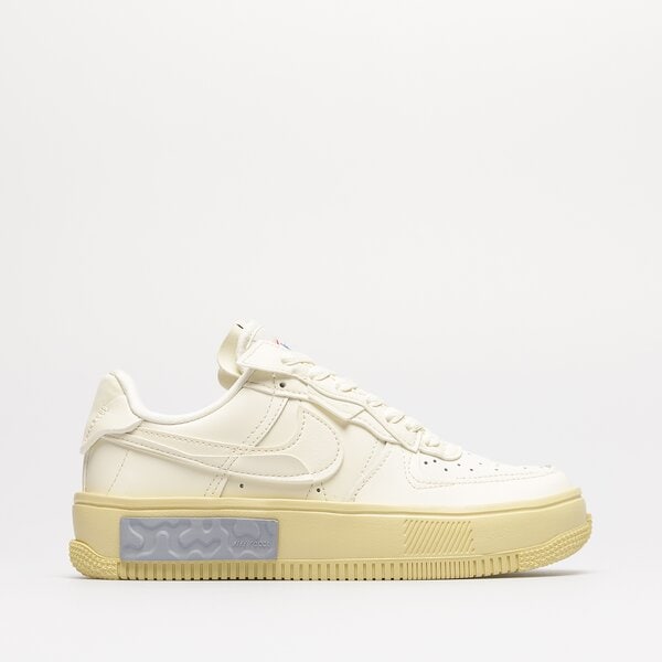 Дамски маратонки NIKE AIR FORCE 1 FONTANKA dh1290-102 цвят бежов