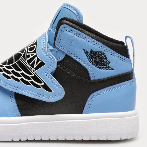 Детски маратонки SKY JORDAN 1  bq7197-401 цвят син