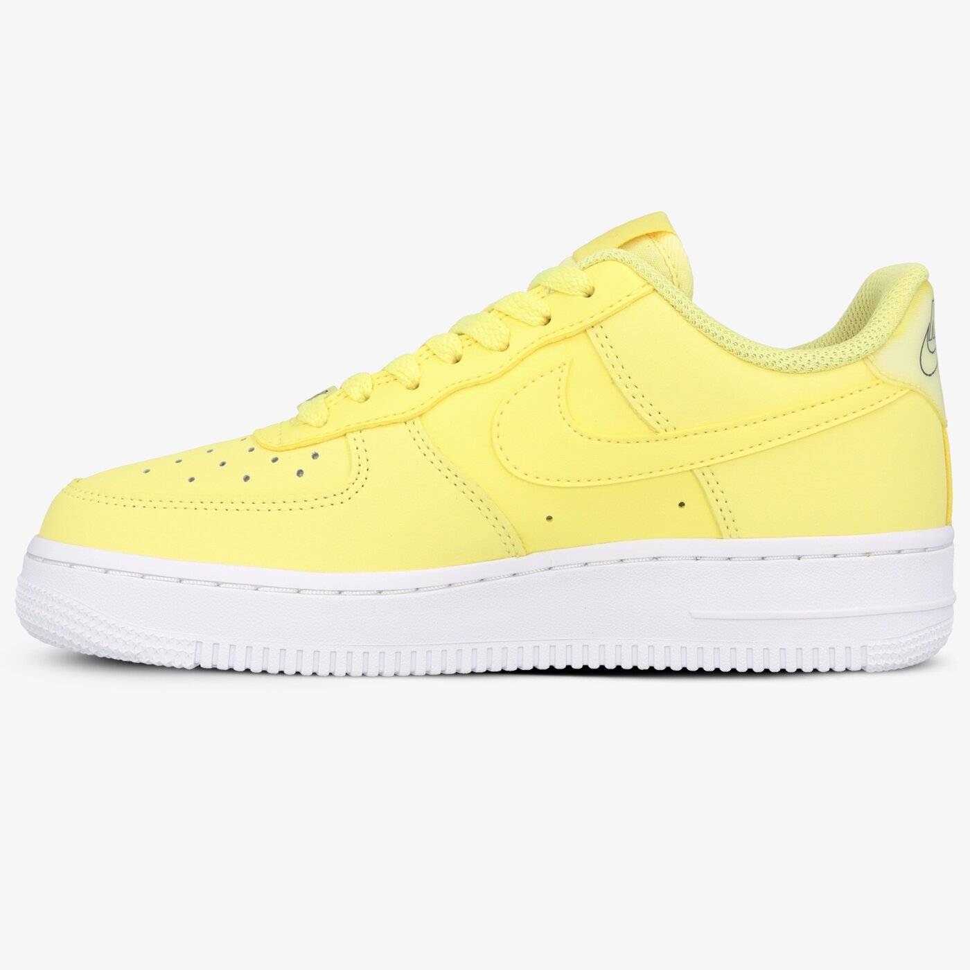 Дамски маратонки NIKE WMNS AIR FORCE 1 '07 ESS ao2132-701 цвят жълт