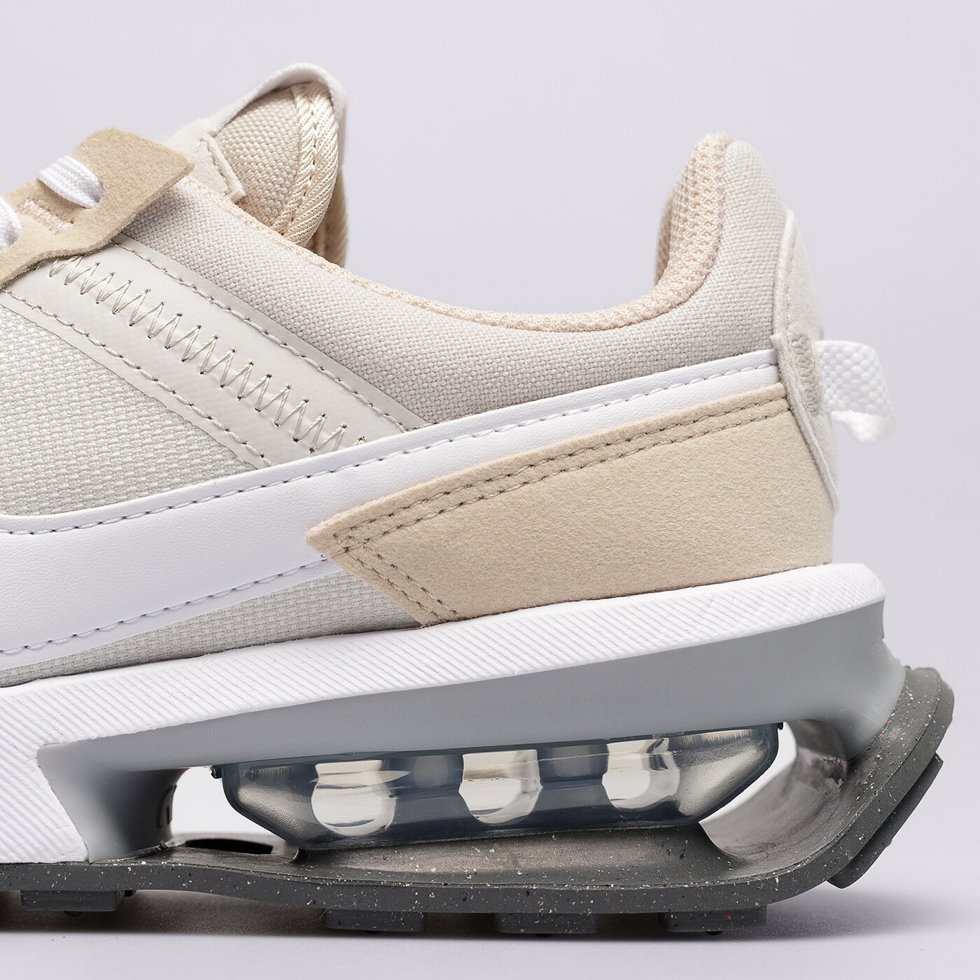 Дамски маратонки NIKE W AIR MAX PRE-DAY NN dm8259-002 цвят бежов