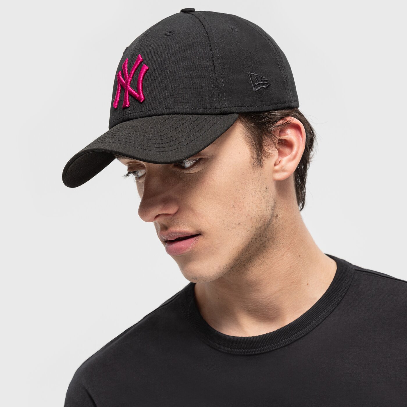 Мъжка шапка с козирка NEW ERA ШАПКА BLACK BASE SNAP 940 NYY BLK NEW YORK YANKEES B 60222443 цвят черен
