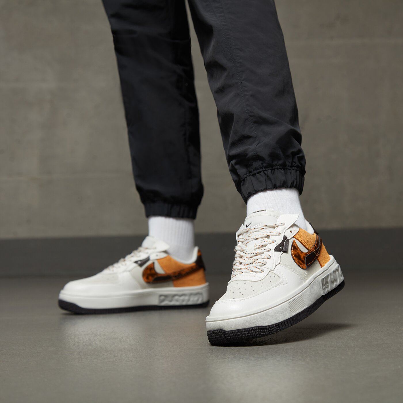 Дамски маратонки NIKE AIR FORCE 1 FONTANKA dr0151-001 цвят бял