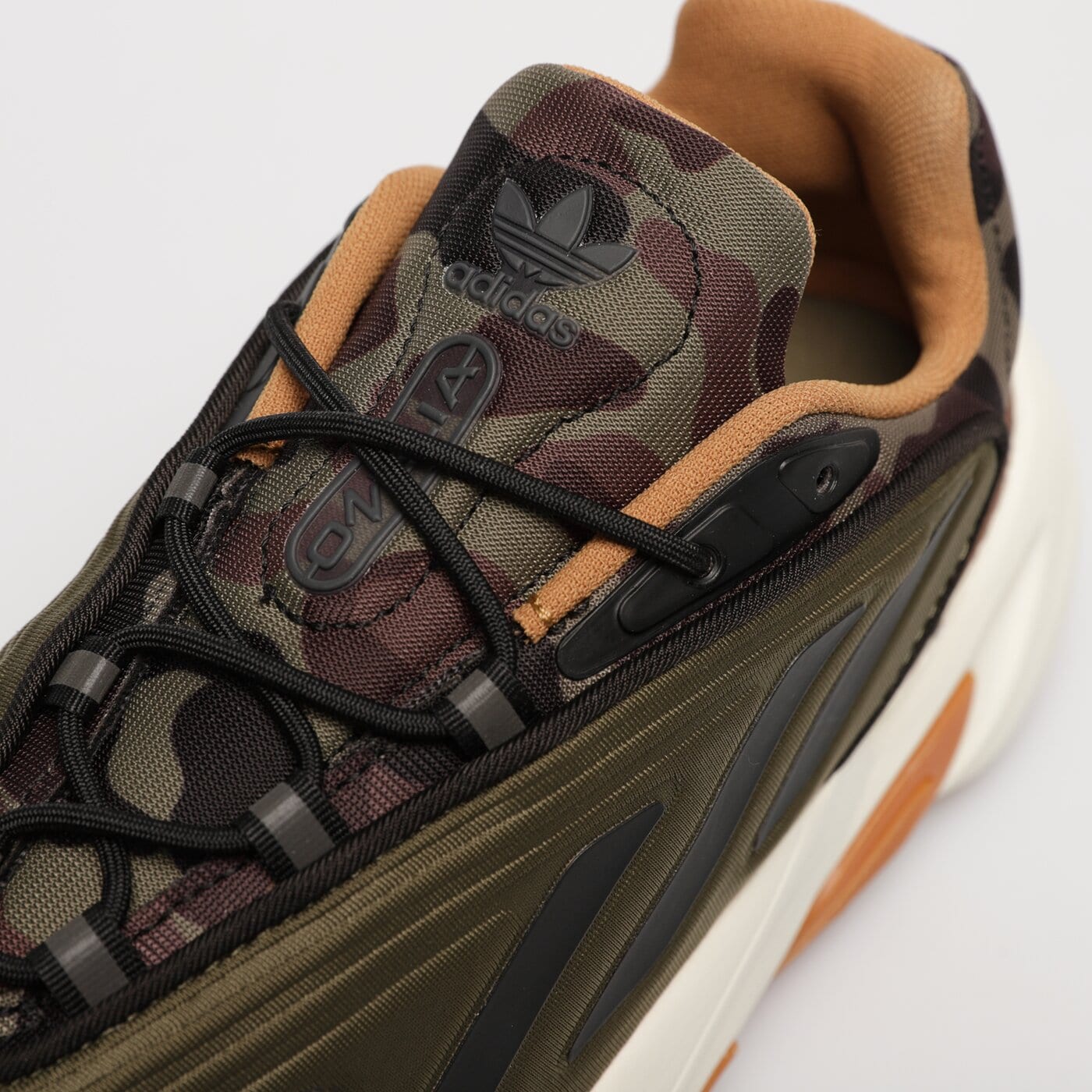 Мъжки маратонки ADIDAS OZELIA  hp2857 цвят зелен