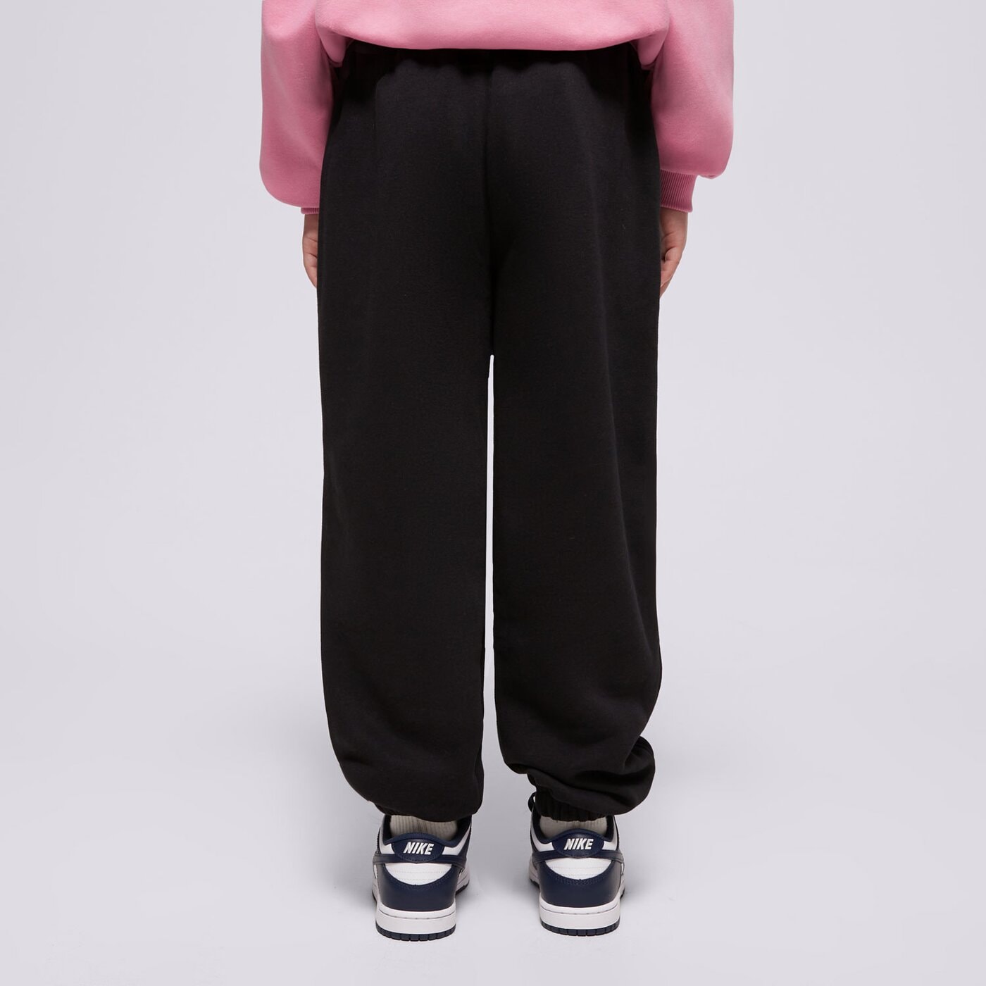 Детски панталони NIKE ПАНТАЛОНИ G NSW CLUB FLC LOOSE PANT LBR GIRL fd2933-010 цвят черен