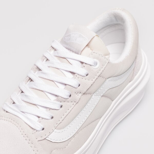 Дамски маратонки VANS UA OLD SKOOL OVERT CC vn0a7q5elgx1 цвят бял