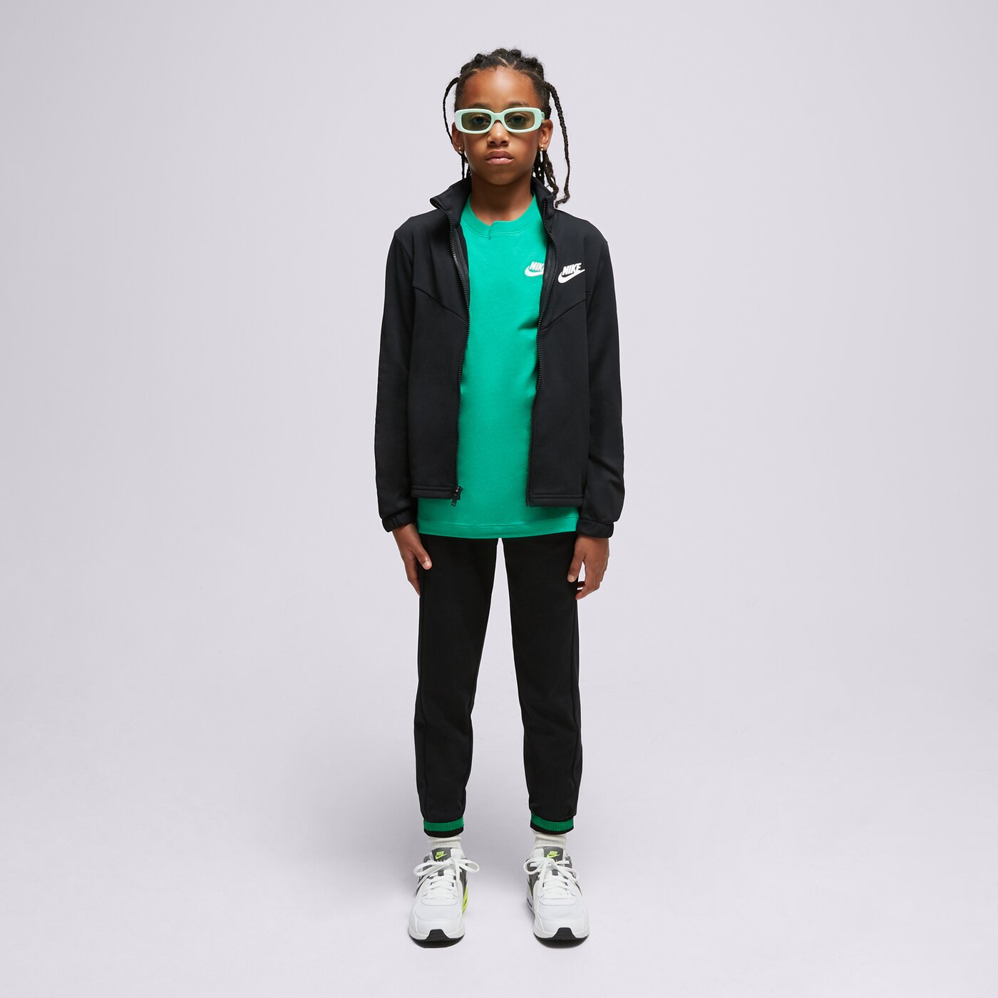Детска тениска NIKE ТЕНИСКА NIKE SPORTSWEAR BOY ar5254-331 цвят зелен