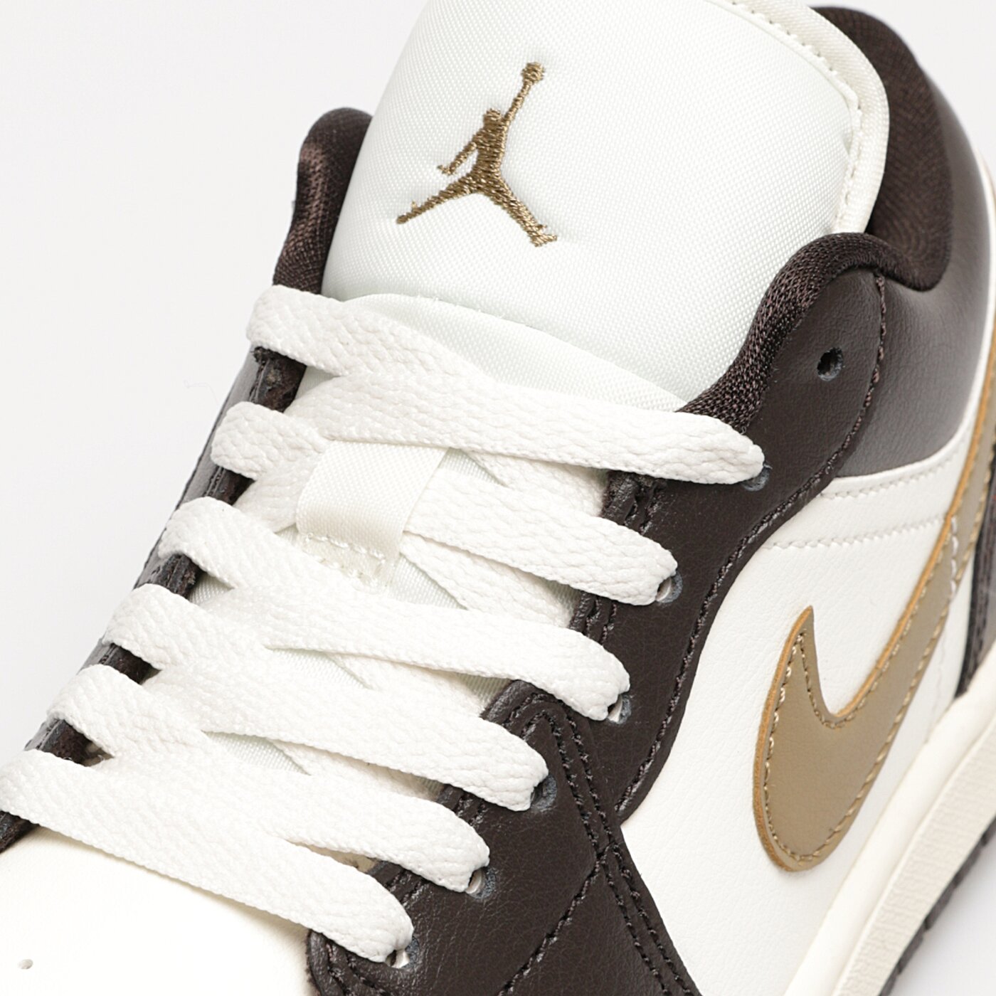 Дамски маратонки WMNS AIR JORDAN 1 LOW dc0774-200 цвят кафяв