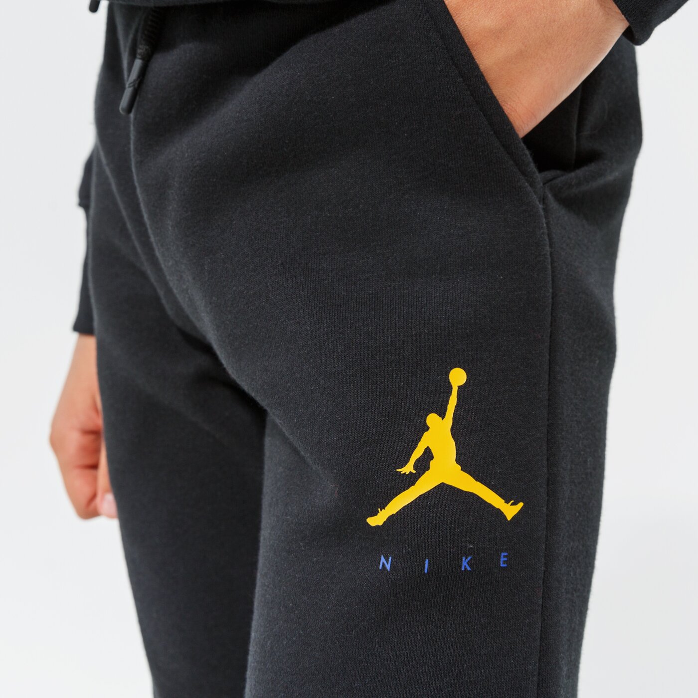 Детски панталони JORDAN ПАНТАЛОНИ JUMPMAN BY NIKE PANT BOY 95a678-023 цвят черен