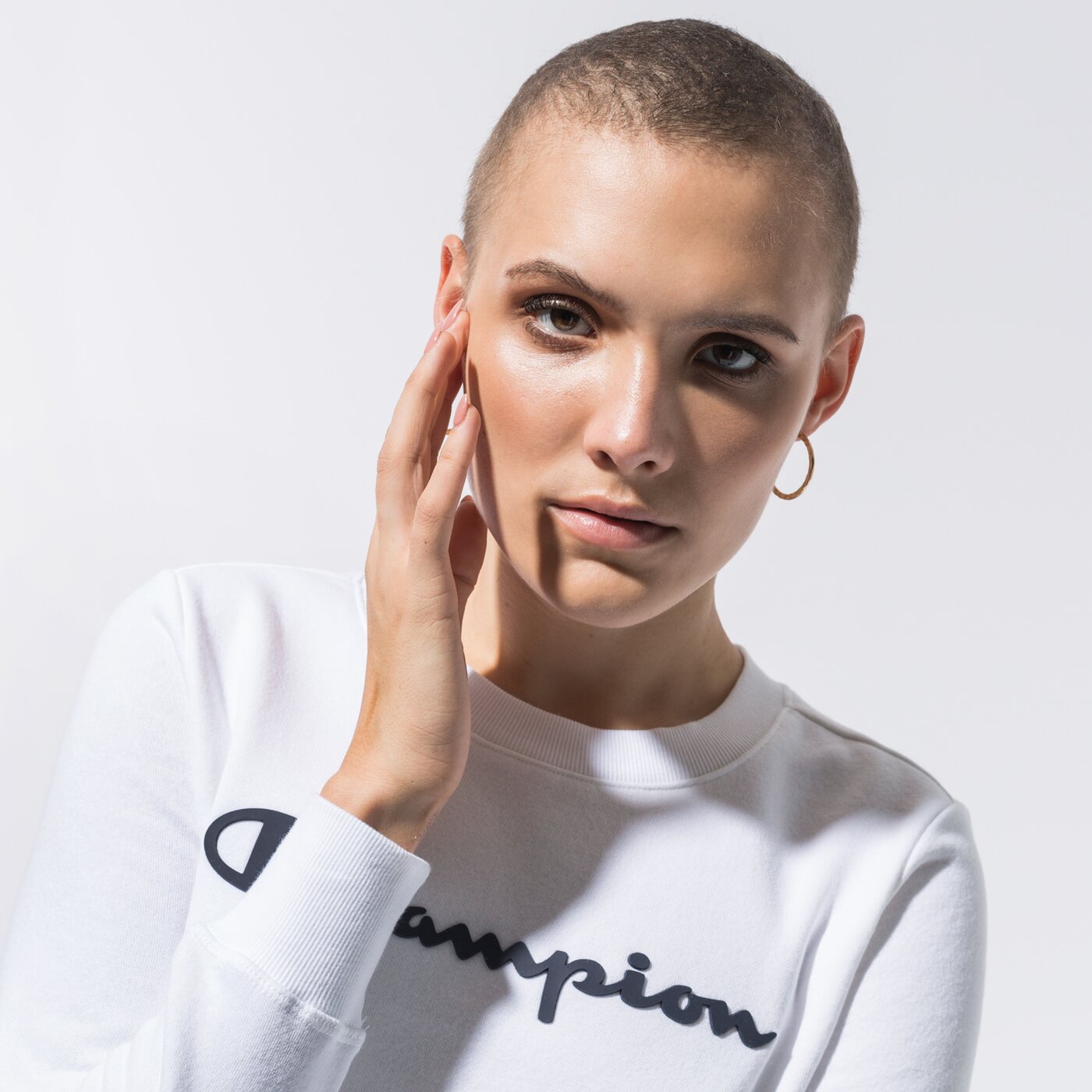 Дамски суичър CHAMPION СУИТЧЪР CREWNECK SWEATSHIRT 113210ww001 цвят бял