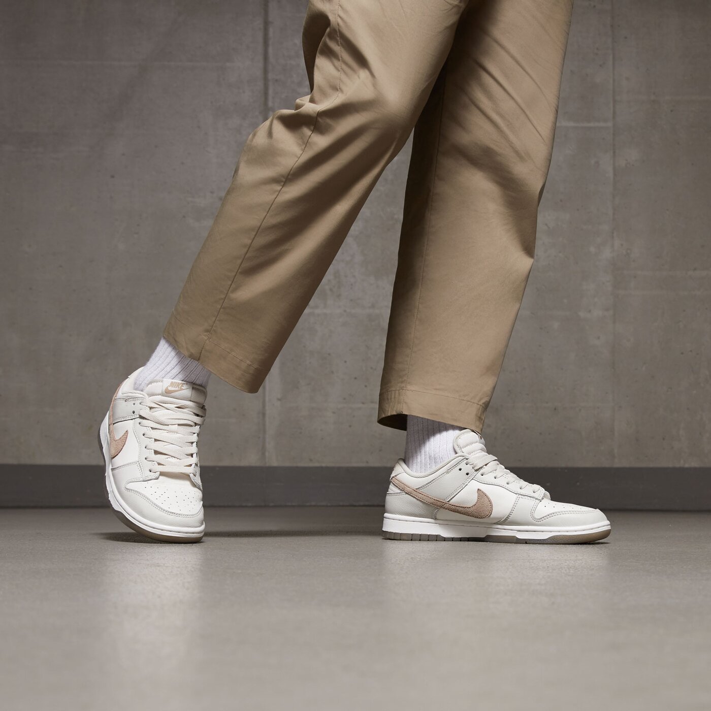 Мъжки маратонки NIKE DUNK LOW RETRO SE ESS+ fj4188-001 цвят бежов