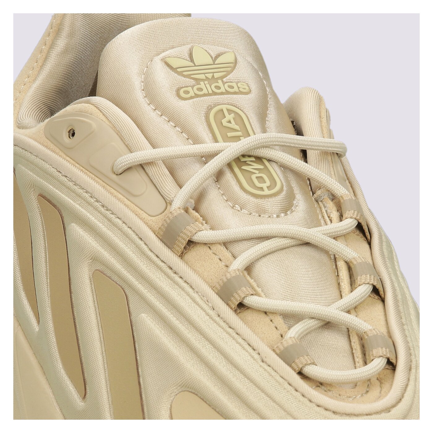 Мъжки маратонки ADIDAS OZELIA gv7685 цвят бежов