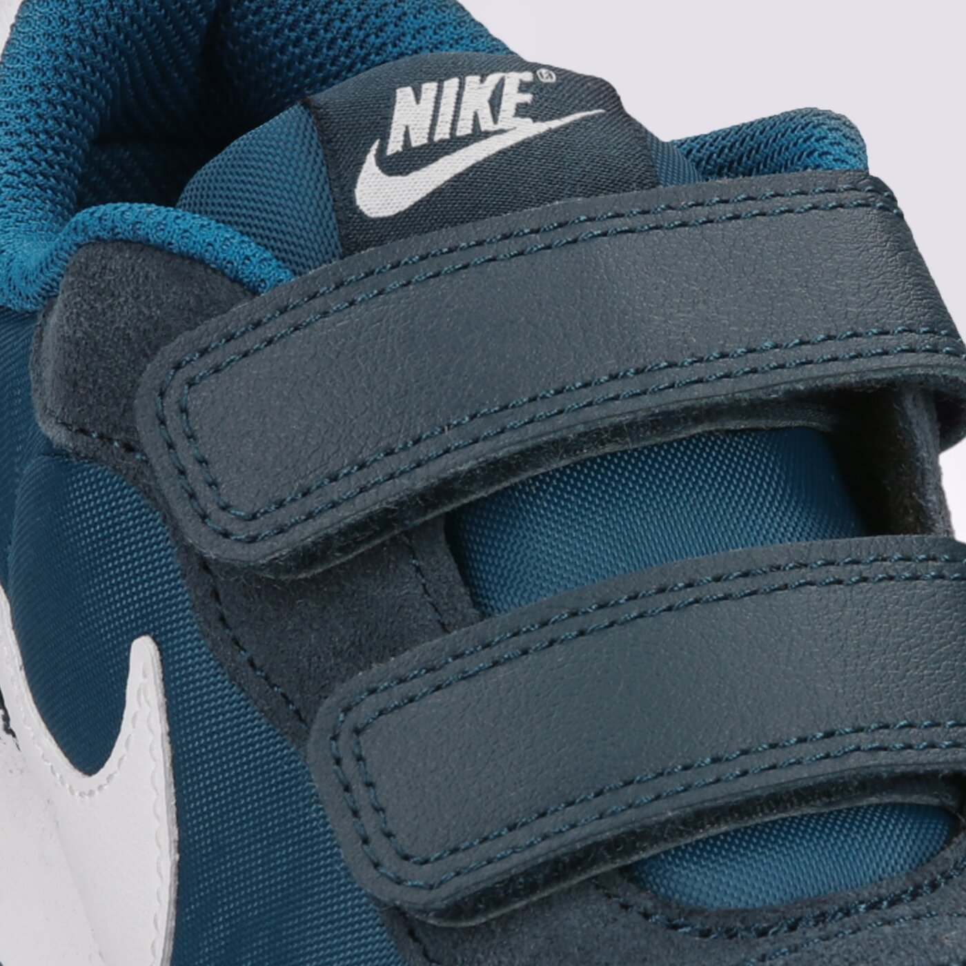 Детски маратонки NIKE MD VALIANT cn8559-405 цвят син