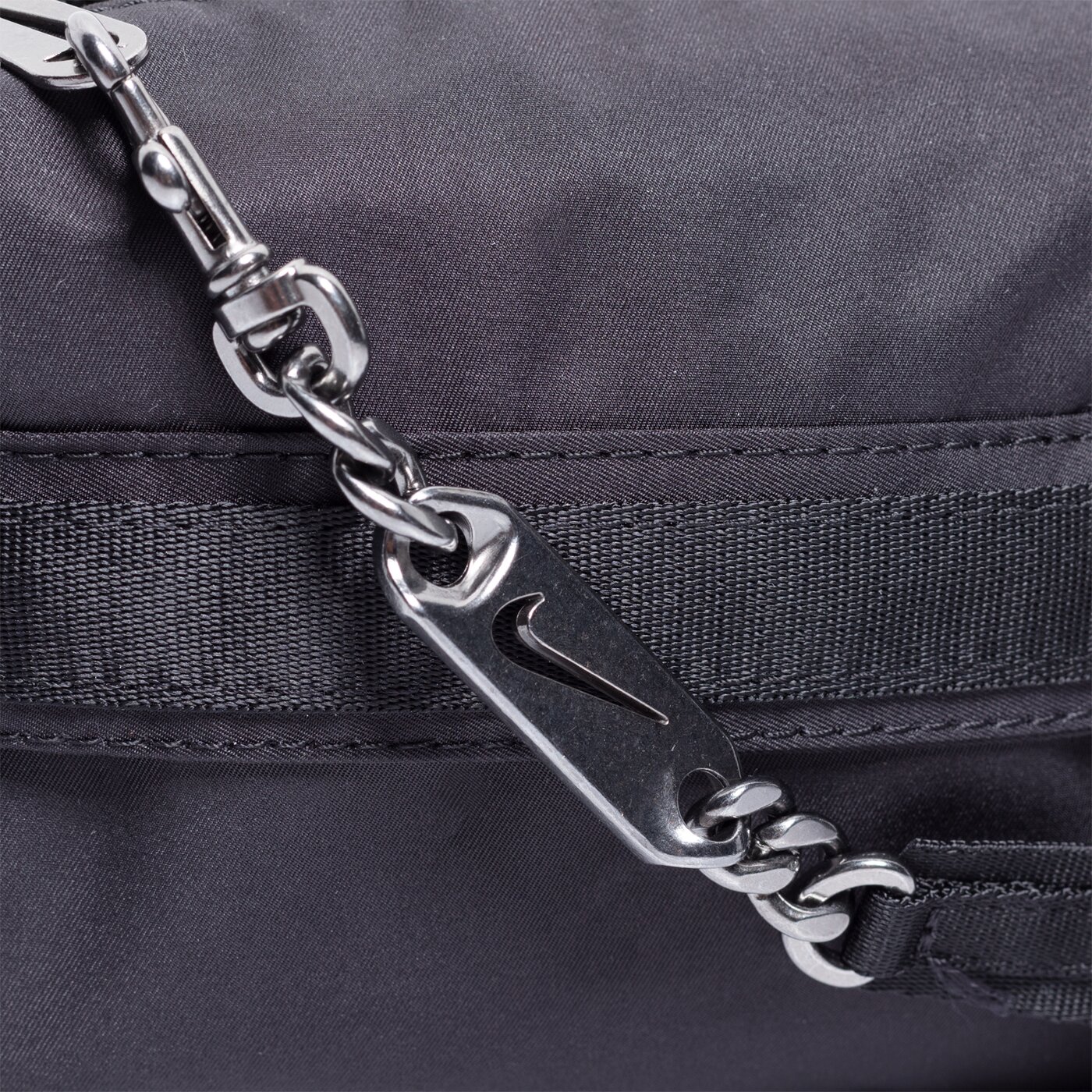 Дамски сак NIKE FUTURA LUXE CROSSBODY BAG  cw9304-010 цвят черен