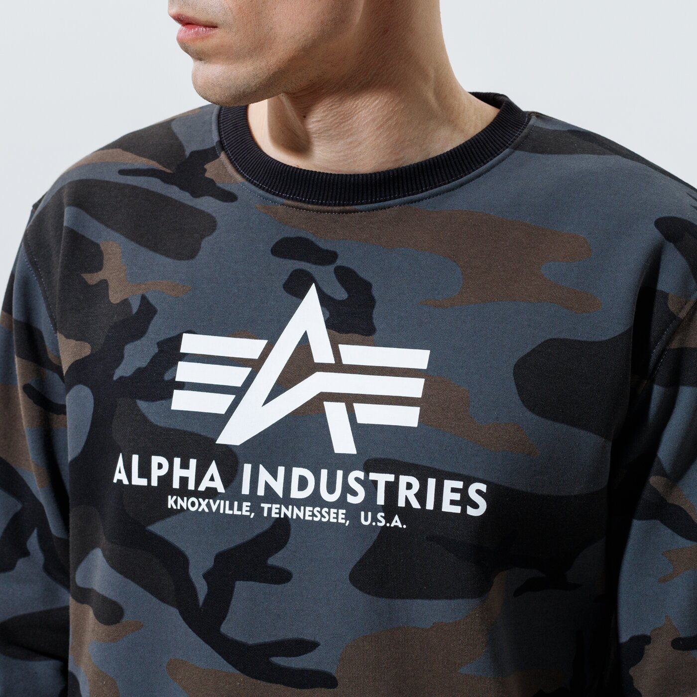 Мъжки суичър ALPHA INDUSTRIES СУИТЧЪР BASIC SWEATER CAMO 178302c-125 цвят каки