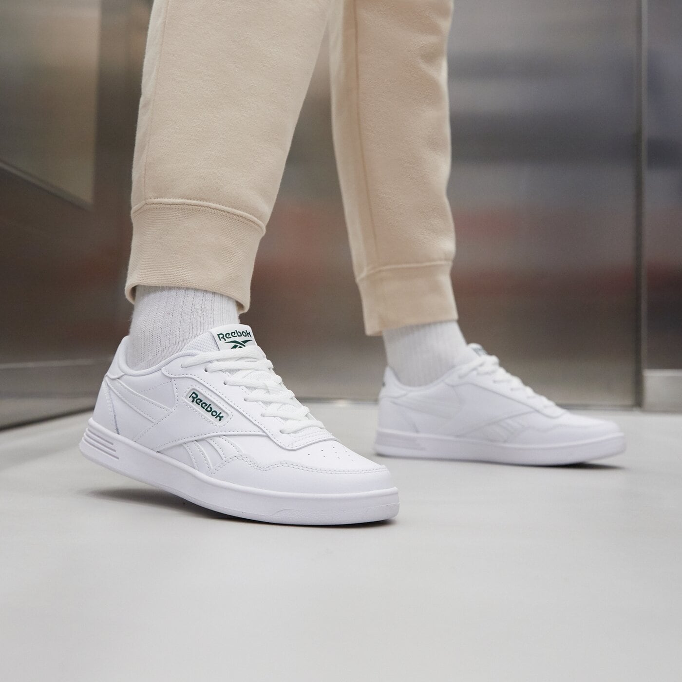 Дамски маратонки REEBOK COURT ADVANCE 100010635 цвят бял