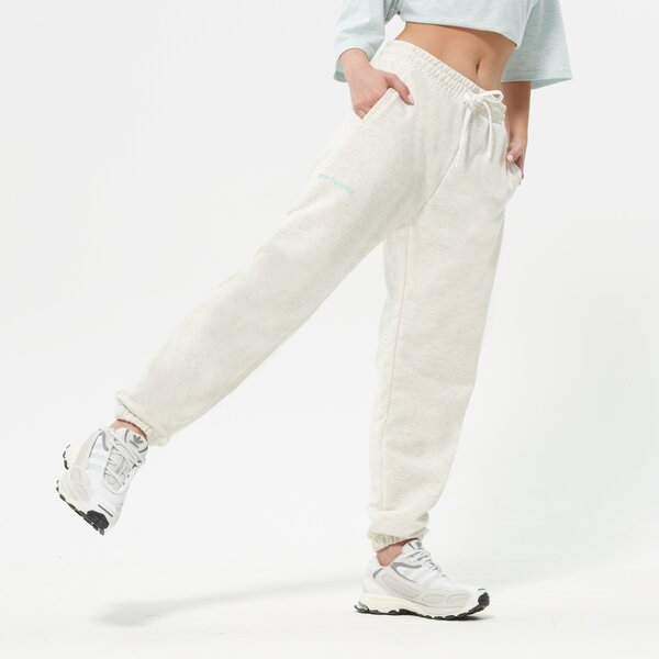 Дамски панталони NEW BALANCE ПАНТАЛОНИ NB ESSENTIALS BALANCED SWEATPANT wp21554sah цвят сив