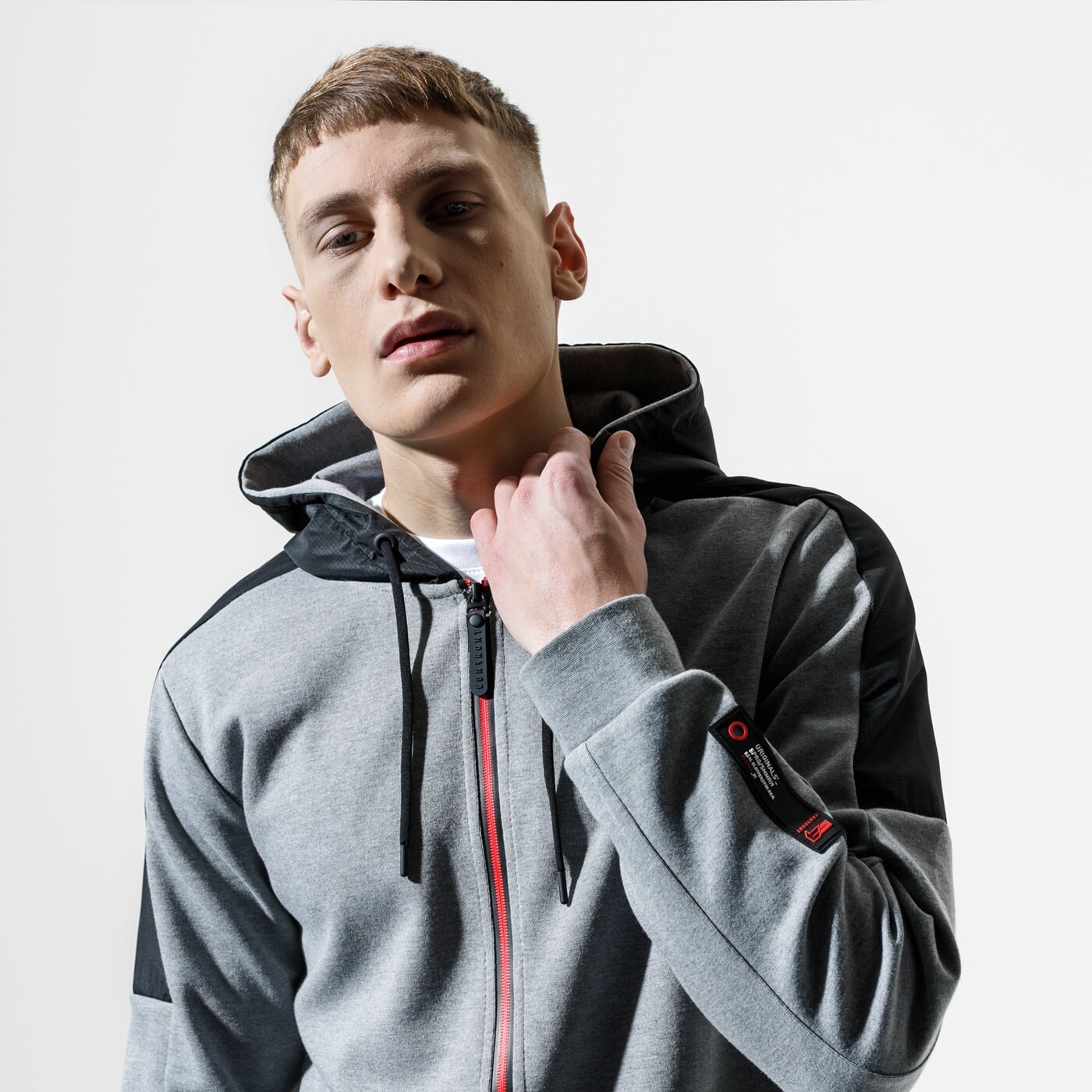 Мъжки суичър CONFRONT СУИТЧЪР СЪС ЗАКОПЧАВАНЕ С КАЧУЛКА GENDRY cf120blm56001 цвят сив