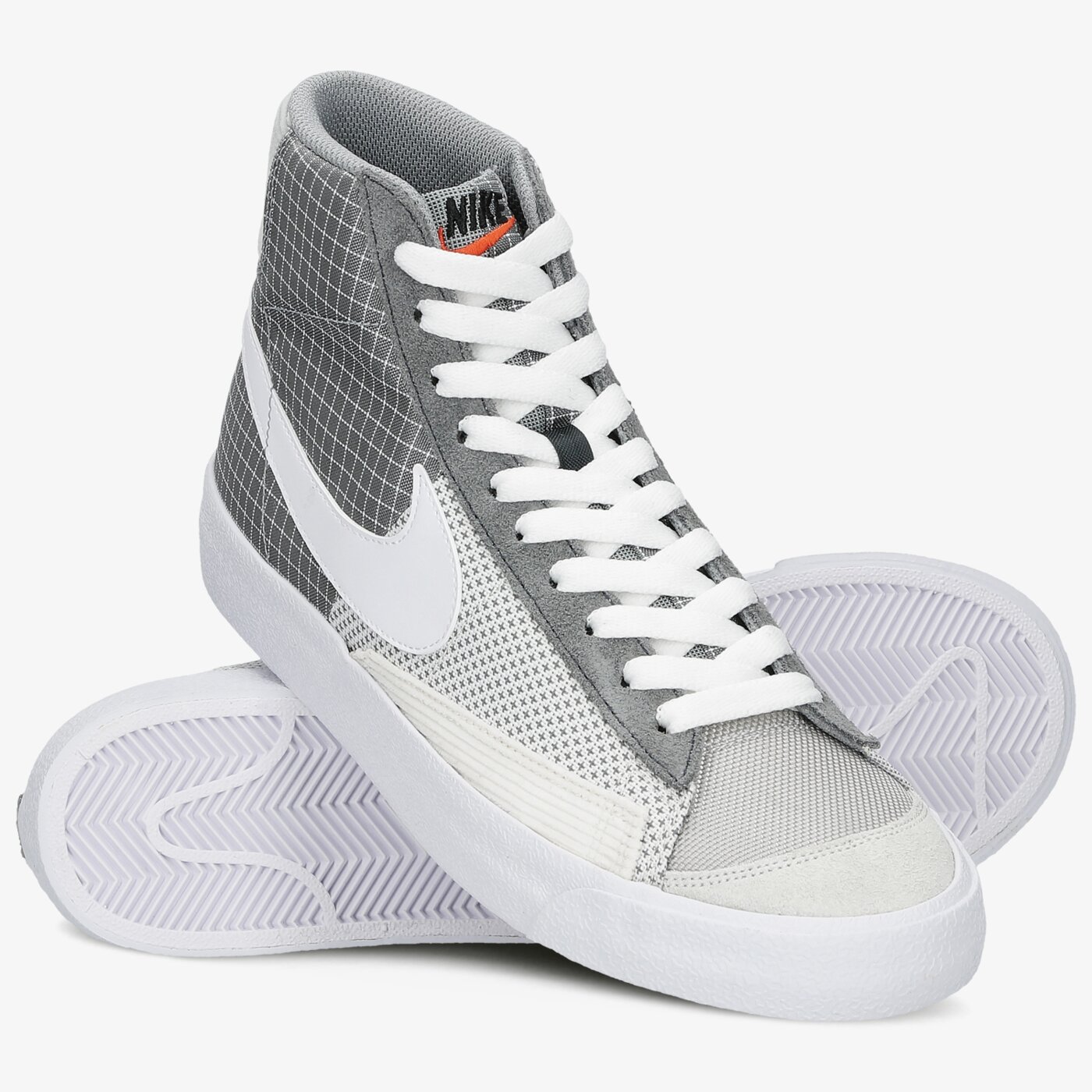 Мъжки маратонки NIKE BLAZER MID '77 PATCH dd1162-001 цвят сив