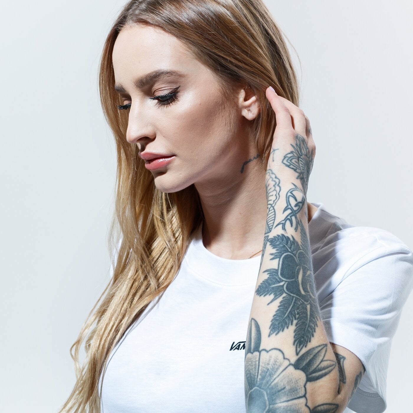 Дамска тениска VANS ТЕНИСКА WM JUNIOR V BOXY WHITE vn0a4mflwht1 цвят бял