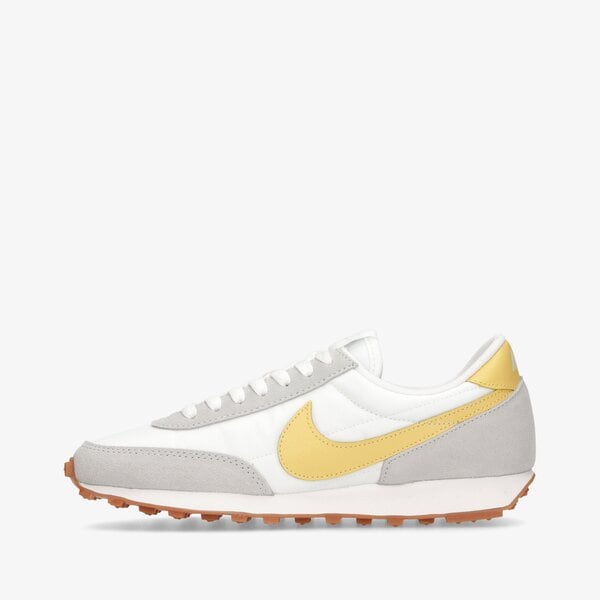 Дамски маратонки NIKE DAYBREAK ck2351-109 цвят бял