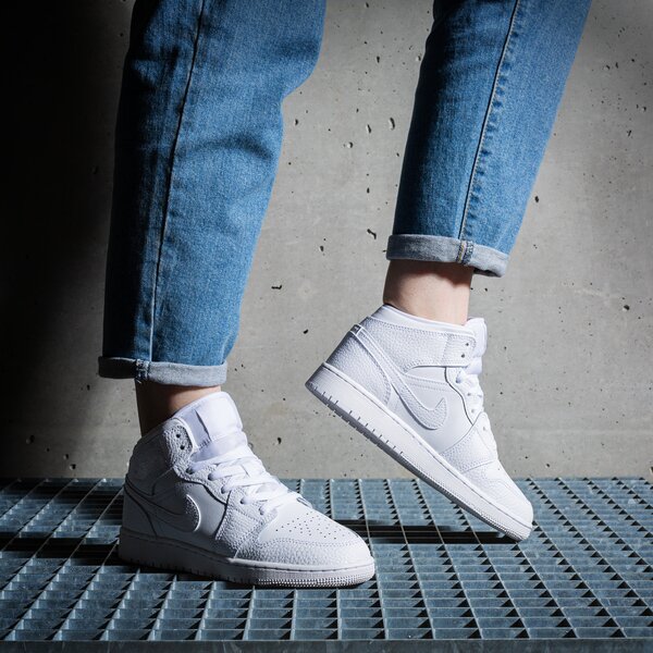 Детски маратонки AIR JORDAN 1 MID 554725-130 цвят бял