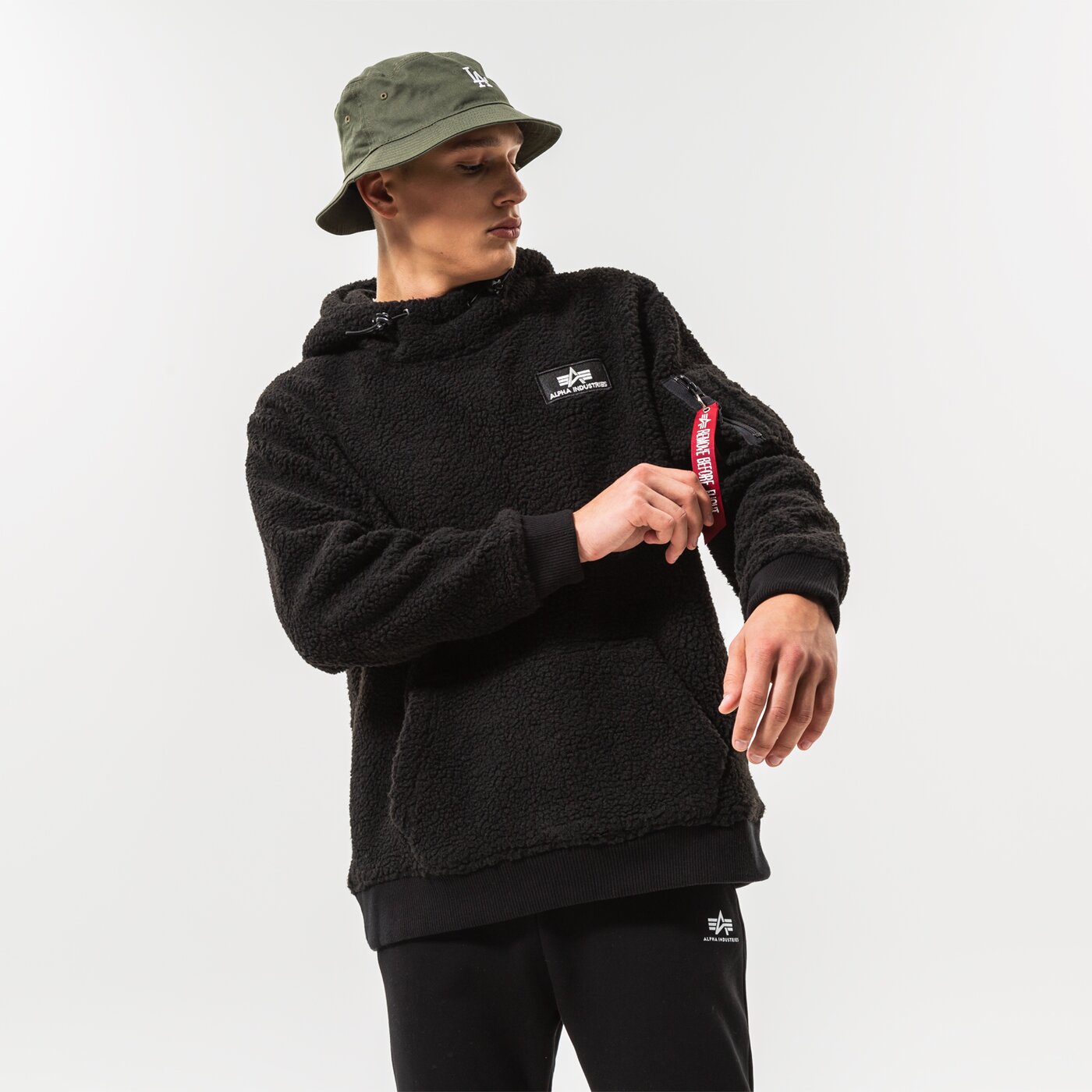 Мъжки суичър ALPHA INDUSTRIES СУИТЧЪР С КАЧУЛКА TEDDY 118330-03 цвят черен