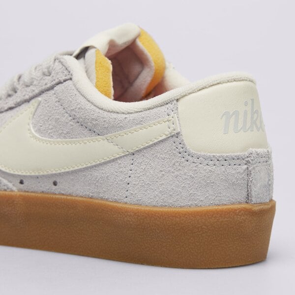 Дамски маратонки NIKE BLAZER LOW '77 VINTAGE fq8060-003 цвят син