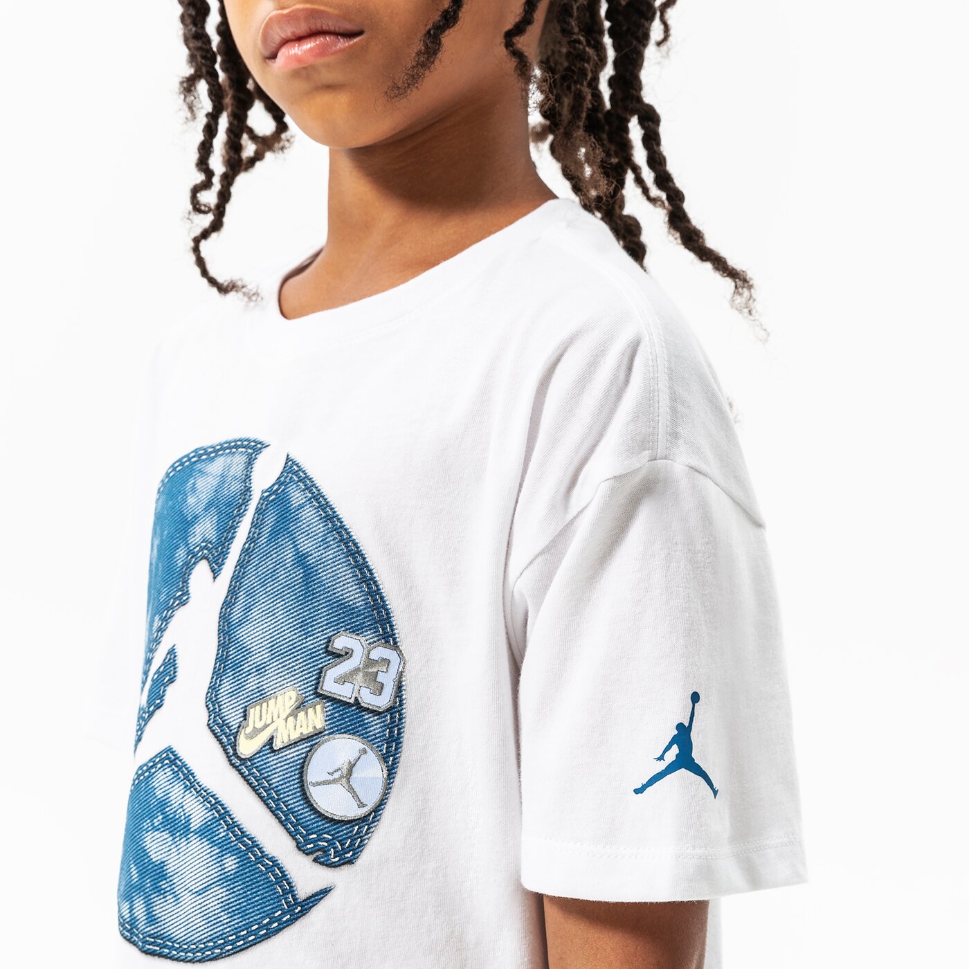 Детска тениска JORDAN ТЕНИСКА JUMPMAN DENIM PLAY TEE GIRL 45b541-001 цвят бял