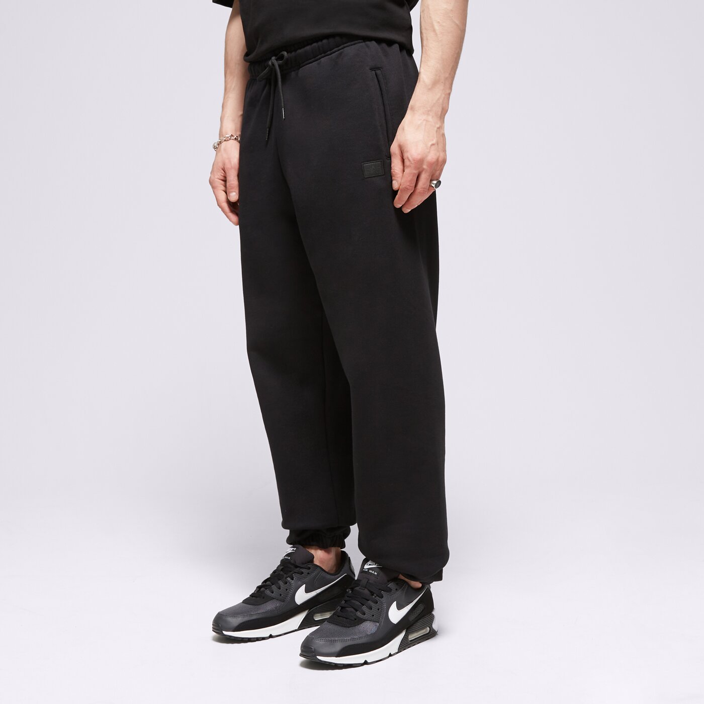 Мъжки панталони ALPHA INDUSTRIES ПАНТАЛОНИ ALPHA ESSENTIALS RL JOGGER 14636403 цвят черен