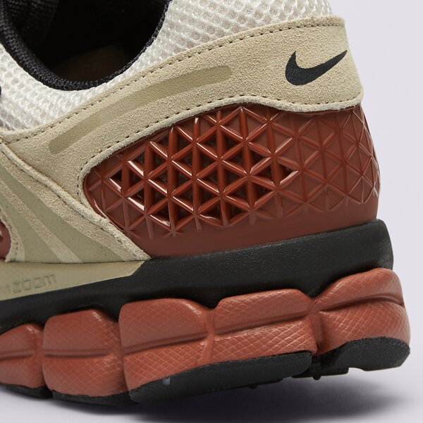Мъжки маратонки NIKE ZOOM VOMERO 5 hf1553-201 цвят бежов