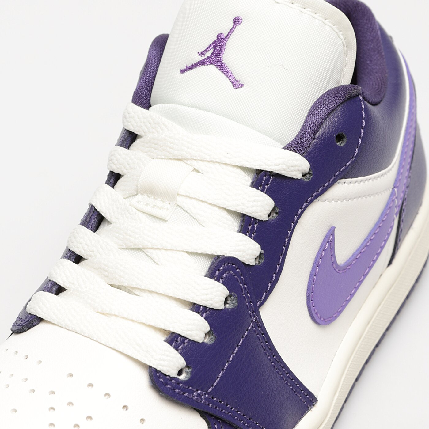 Дамски маратонки WMNS AIR JORDAN 1 LOW dc0774-502 цвят виолетов