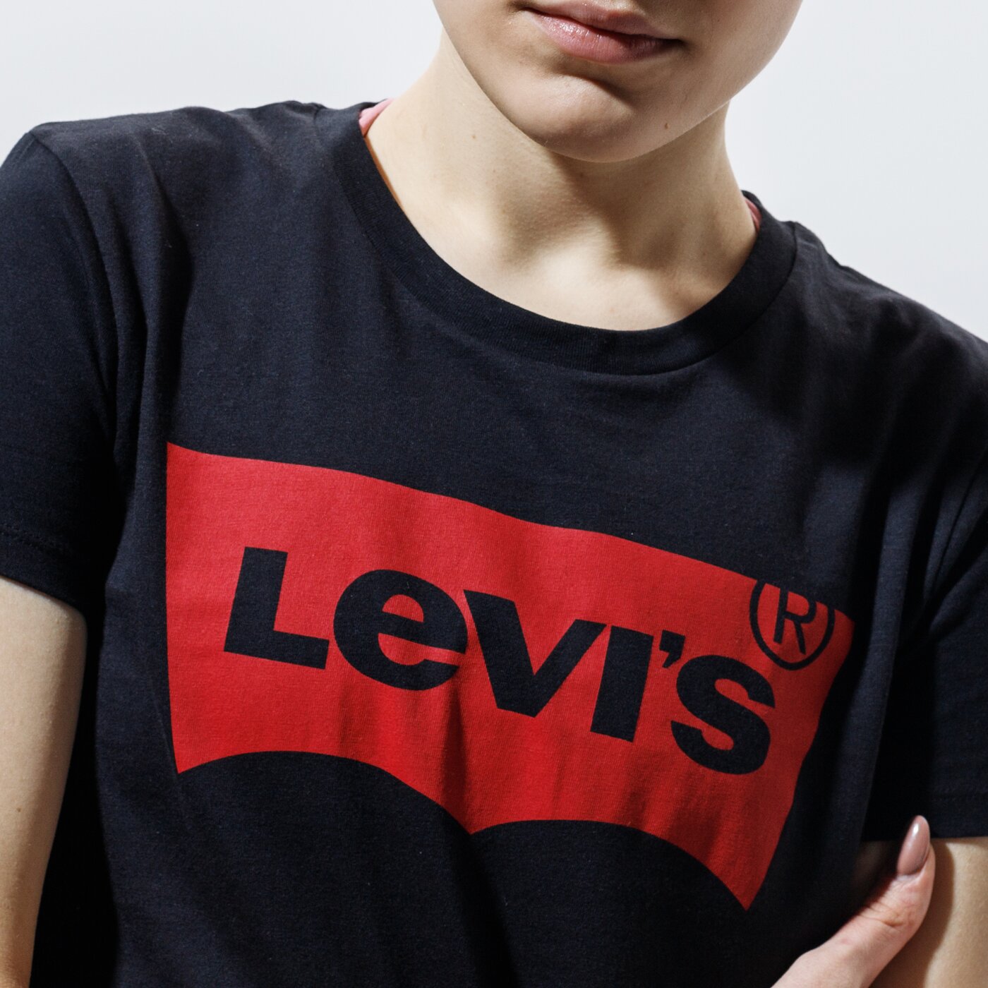 Дамска тениска LEVI'S ТЕНИСКА THE PERFECT TEE 17369-0201 цвят черен