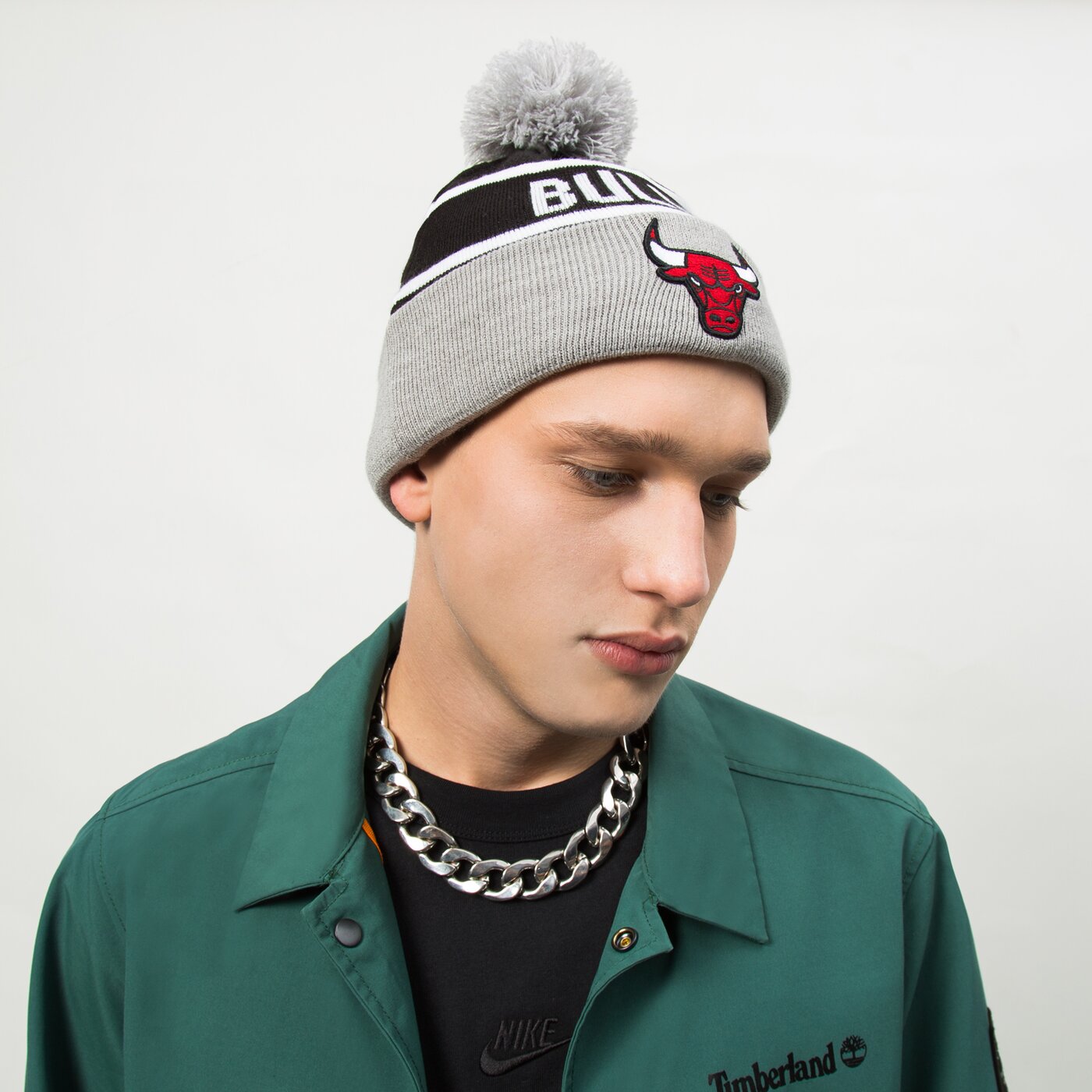 Мъжка зимна шапка NEW ERA ШАПКА JAKE BEANIE BULLS CHICAGO BULLS BLKOTC 60284991 цвят черен
