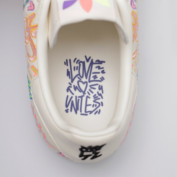 Мъжки маратонки ADIDAS STAN SMITH PRIDE gx6394 цвят бял