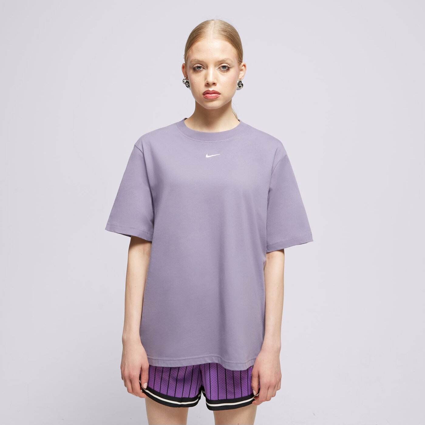 Дамска тениска NIKE ТЕНИСКА W NSW TEE ESSNTL LBR fd4149-509 цвят виолетов