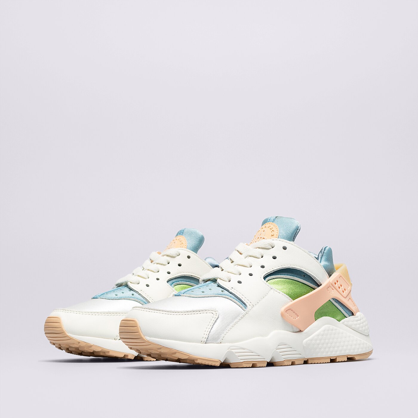 Дамски маратонки NIKE AIR HUARACHE SE dq0117-100 цвят многоцветен