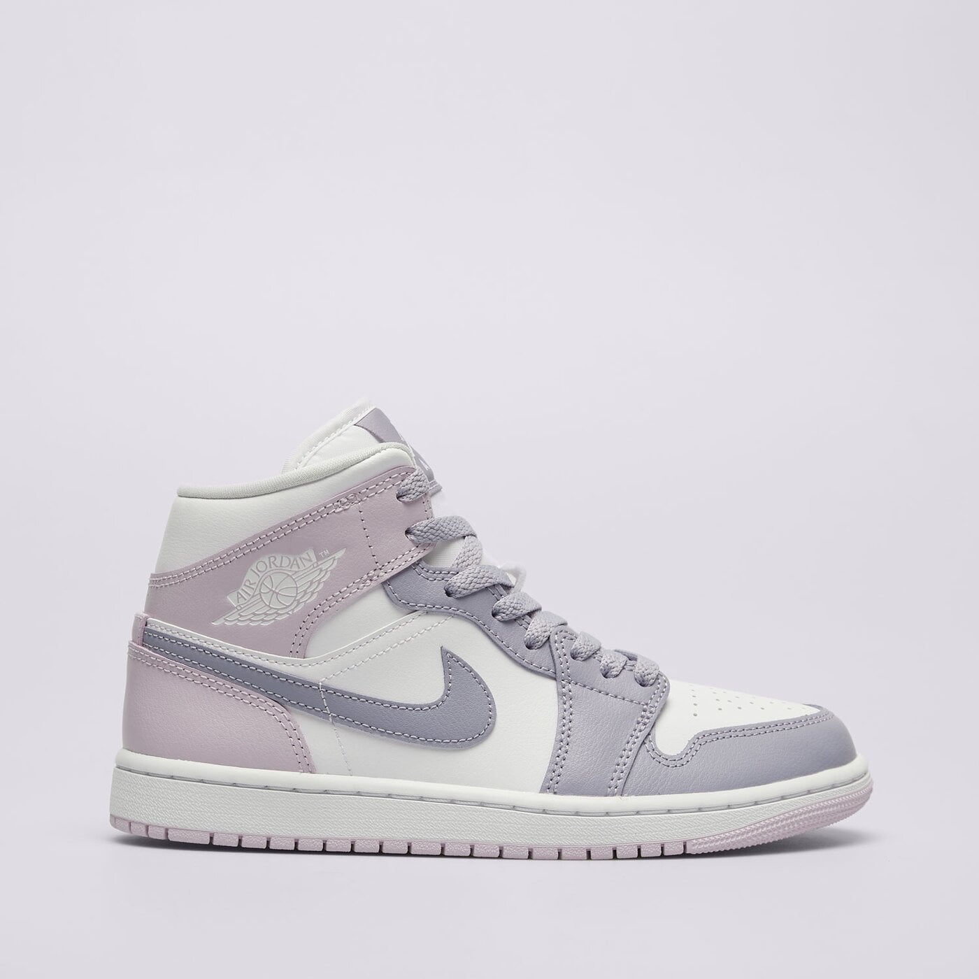 Дамски маратонки WMNS AIR JORDAN 1 MID bq6472-510 цвят виолетов