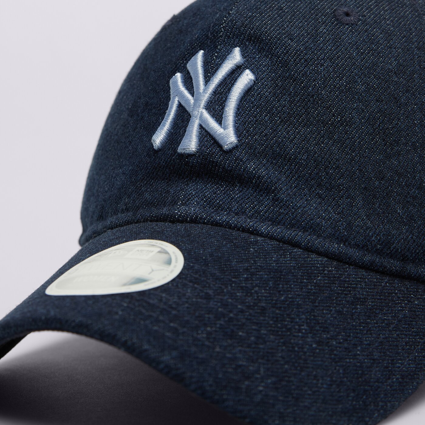Дамска шапка с козирка NEW ERA ШАПКА WMNS DENIM 920 NYY NEW YORK YANKEES 60667484 цвят тъмносин