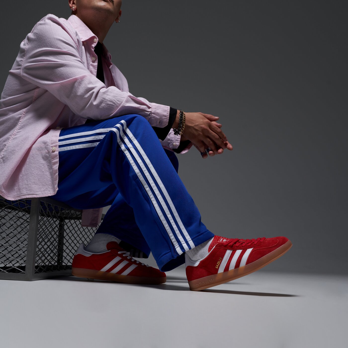 Мъжки маратонки ADIDAS GAZELLE INDOOR ji2063 цвят червен