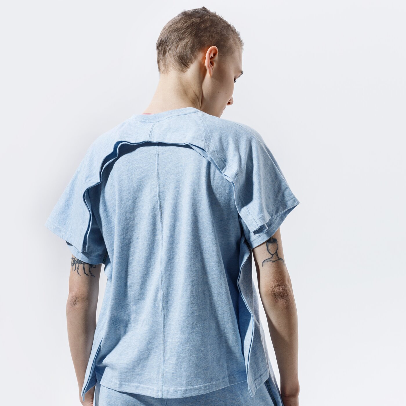 Дамска тениска NIKE ТЕНИСКА SPORTSWEAR cz8355-440 цвят син