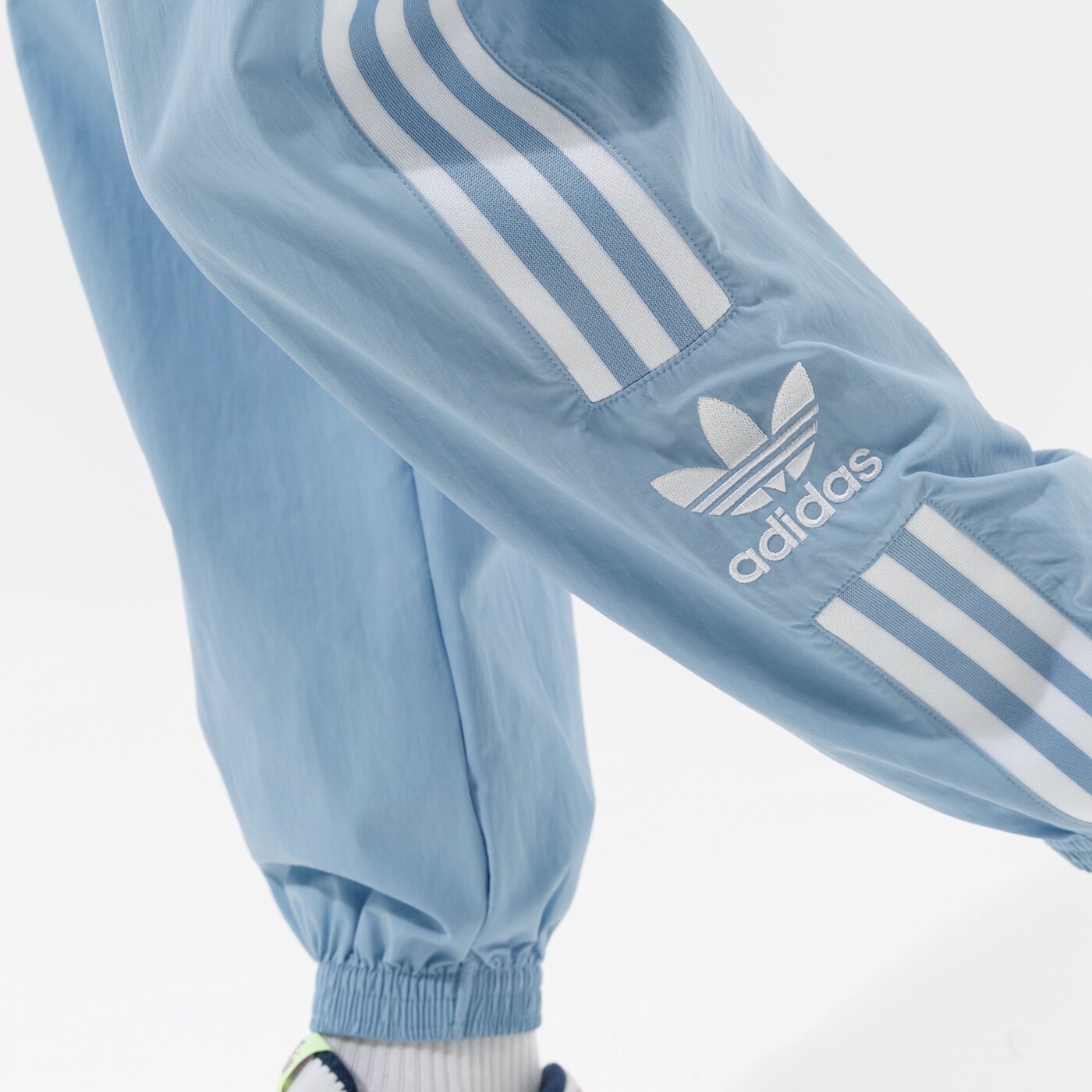 Дамски панталони ADIDAS ПАНТАЛОНИ TRACK PANTS h20548 цвят син
